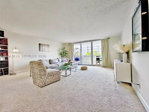 400 NE 12th Ave #306, Hallandale Beach, FL 33009