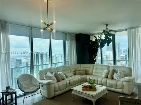 1111 SW 1st Ave #3225, Miami, FL 33130