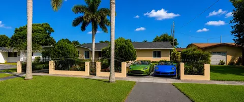 915 NW 175th St, Miami Gardens, FL 33169
