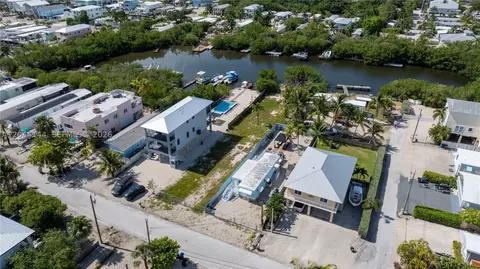 View/Area - 768 Michael Dr, Key Largo, FL 33037 photo 5 of 9