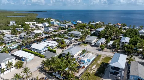 View/Area - 768 Michael Dr, Key Largo, FL 33037 photo 2 of 9