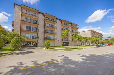 1950 W 54th St #206, Hialeah, FL 33012