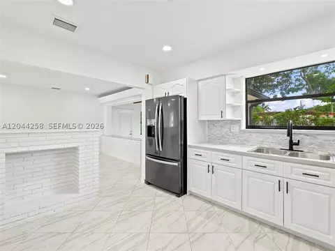 3246 Buchanan St, Hollywood, FL 33021 photo 9