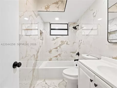 3246 Buchanan St, Hollywood, FL 33021 photo 17