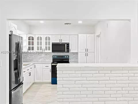 3246 Buchanan St, Hollywood, FL 33021 photo 10