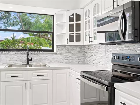 3246 Buchanan St, Hollywood, FL 33021 photo 8