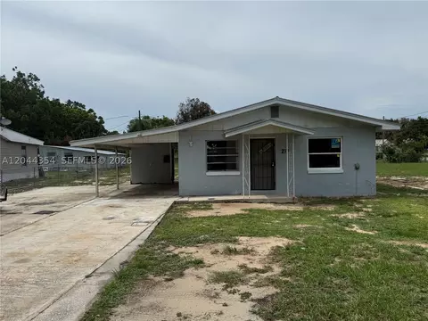 217 Palmetto St, Lake Placid, FL 33852