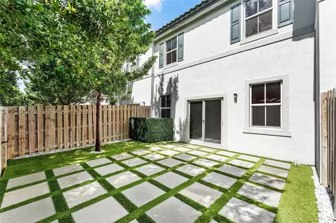 4669 NW 118th Ave, Coral Springs, FL 33076