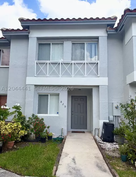829 NW 208th Way, Pembroke Pines, FL 33029