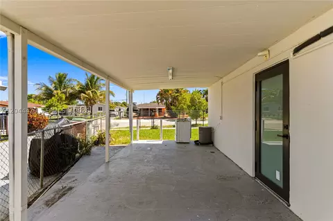 Exterior - 191 SE 6th Ave, Hialeah, FL 33010 photo 4 of 10