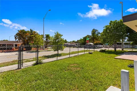 Exterior - 191 SE 6th Ave, Hialeah, FL 33010 photo 2 of 10