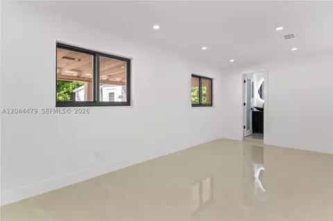 Bedroom - 191 SE 6th Ave, Hialeah, FL 33010 photo 1 of 17