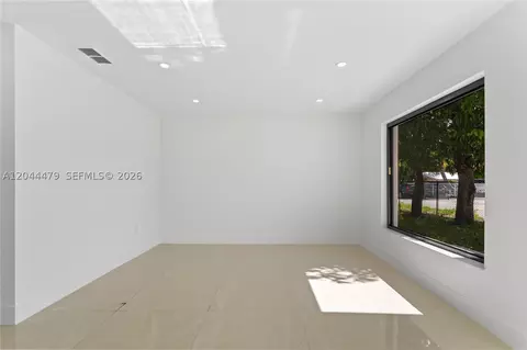 Living - 191 SE 6th Ave, Hialeah, FL 33010 photo 6 of 12