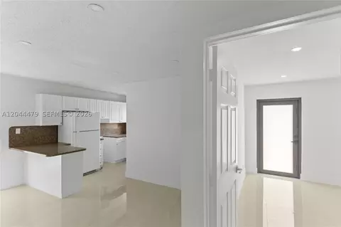 Living - 191 SE 6th Ave, Hialeah, FL 33010 photo 8 of 12