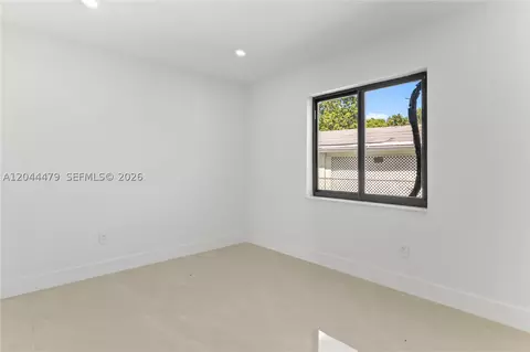 Bedroom - 191 SE 6th Ave, Hialeah, FL 33010 photo 4 of 17