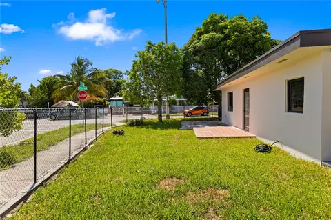 Exterior - 191 SE 6th Ave, Hialeah, FL 33010 photo 3 of 10