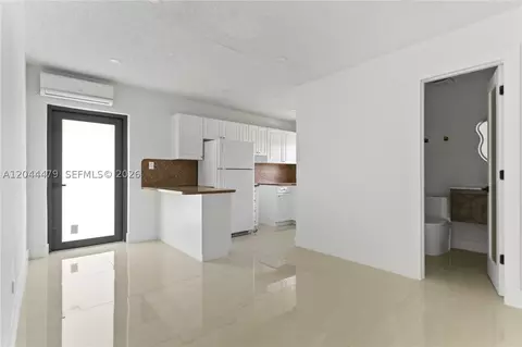 Living - 191 SE 6th Ave, Hialeah, FL 33010 photo 9 of 12