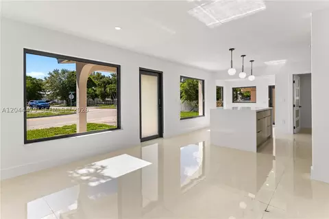 Living - 191 SE 6th Ave, Hialeah, FL 33010 photo 3 of 12