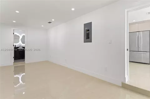 Living - 191 SE 6th Ave, Hialeah, FL 33010 photo 7 of 12