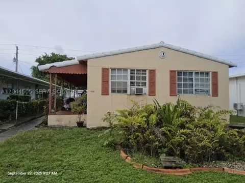 1938 Pierce St, Hollywood, FL 33020