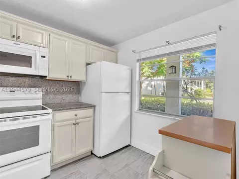 1212 SE Bahama Bnd #G1, Coconut Creek, FL 33066