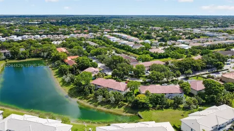 View/Area - 9101 W Sample Rd #306, Coral Springs, FL 33065 photo 6 of 7