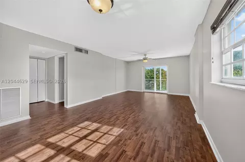 Living - 9101 W Sample Rd #306, Coral Springs, FL 33065 photo 3 of 4