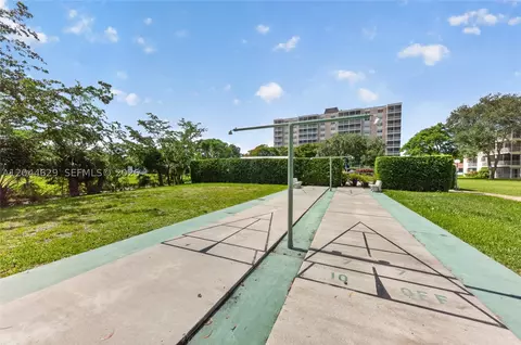 Exterior - 9101 W Sample Rd #306, Coral Springs, FL 33065 photo 3 of 4