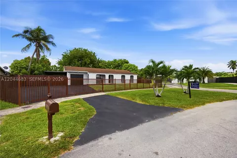 26080 SW 132nd Pl, Homestead, FL 33032
