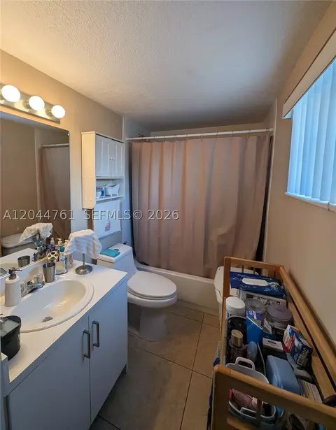 Bath - 21 E 3rd St #205, Hialeah, FL 33010 photo 1 of 1