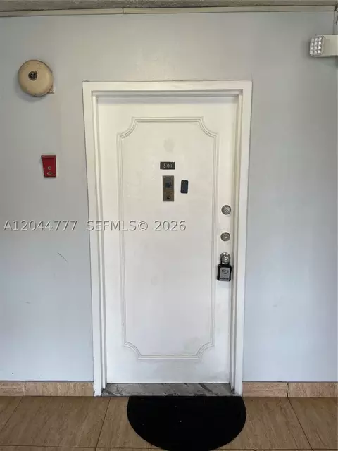13685 NE 10th Ave #301, North Miami, FL 33161