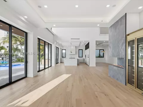 Living - 2 Sunset Ln, Pompano Beach, FL 33062 photo 3 of 9
