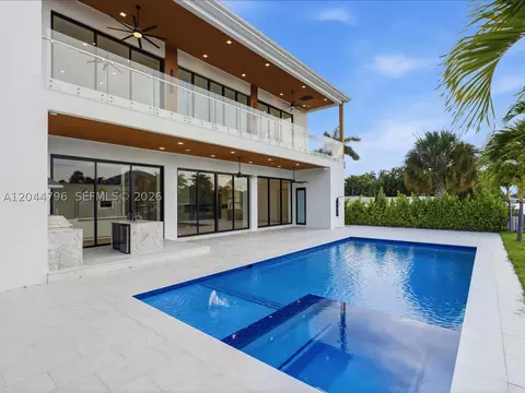 Exterior - 2 Sunset Ln, Pompano Beach, FL 33062 photo 6 of 11