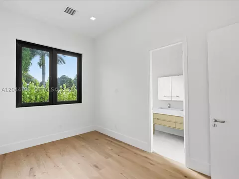 Bedroom - 2 Sunset Ln, Pompano Beach, FL 33062 photo 2 of 11
