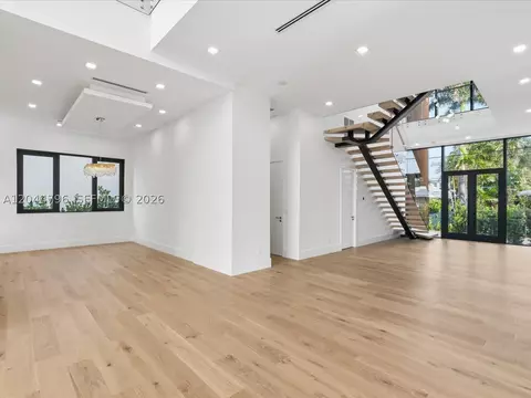 Living - 2 Sunset Ln, Pompano Beach, FL 33062 photo 9 of 9