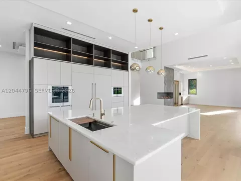 Kitchen - 2 Sunset Ln, Pompano Beach, FL 33062 photo 2 of 7