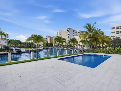 Exterior - 2 Sunset Ln, Pompano Beach, FL 33062 photo 8 of 11