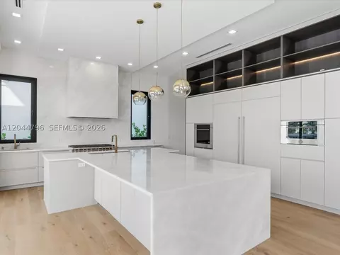 Kitchen - 2 Sunset Ln, Pompano Beach, FL 33062 photo 3 of 7