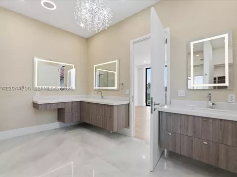 Bath - 2 Sunset Ln, Pompano Beach, FL 33062 photo 5 of 12