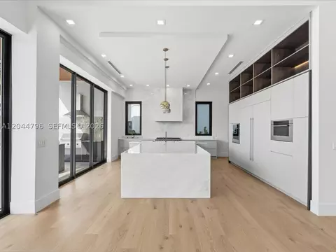 Kitchen - 2 Sunset Ln, Pompano Beach, FL 33062 photo 1 of 7