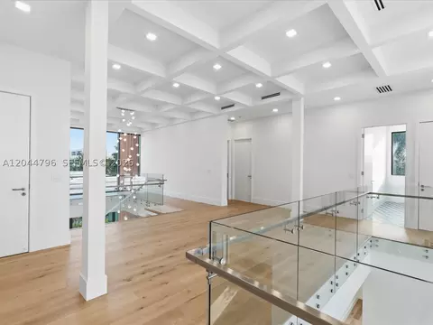 Entry Way - 2 Sunset Ln, Pompano Beach, FL 33062 photo 5 of 6