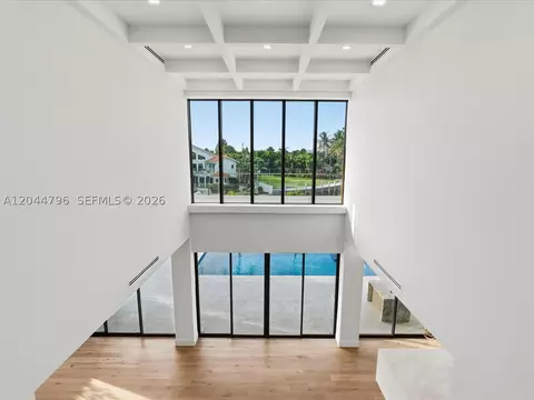 Entry Way - 2 Sunset Ln, Pompano Beach, FL 33062 photo 4 of 6