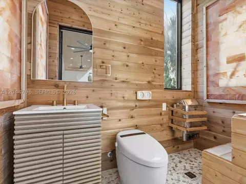 Bath - 2 Sunset Ln, Pompano Beach, FL 33062 photo 11 of 12