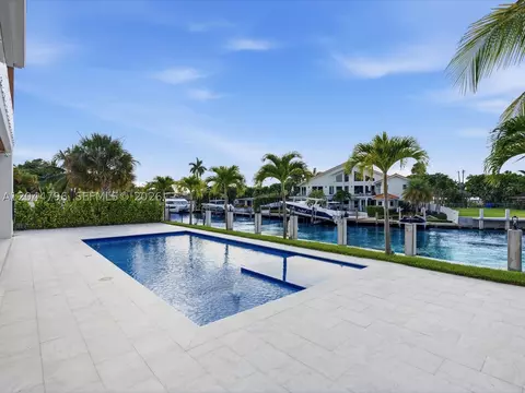 Exterior - 2 Sunset Ln, Pompano Beach, FL 33062 photo 9 of 11