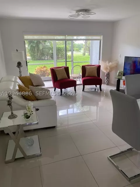8838 W Mcnab Rd #104, Tamarac, FL 33321