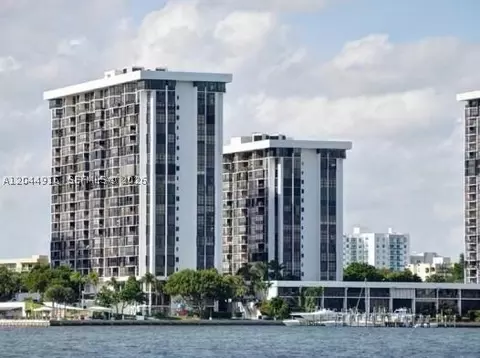 1901 Brickell Ave #B1614, Miami, FL 33129