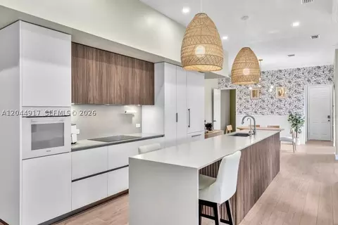 8289 NW 38th St, Pembroke Pines, FL 33024