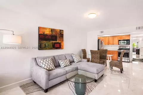 405 N Hibiscus Dr #204, Miami Beach, FL 33139