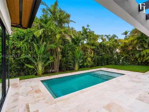 Exterior - 1111 Alberca St, Coral Gables, FL 33134 photo 5 of 11