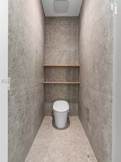 Bath - 1111 Alberca St, Coral Gables, FL 33134 photo 9 of 10